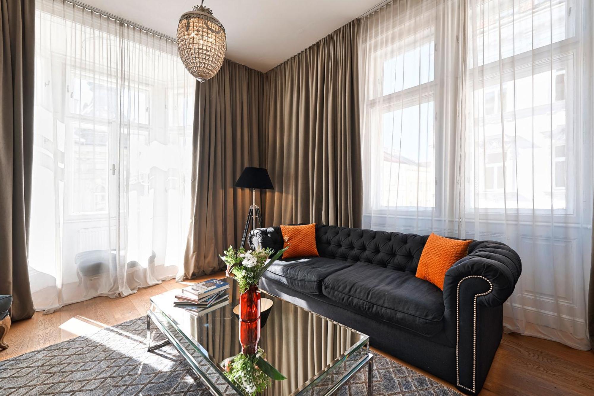 6 * Vienne