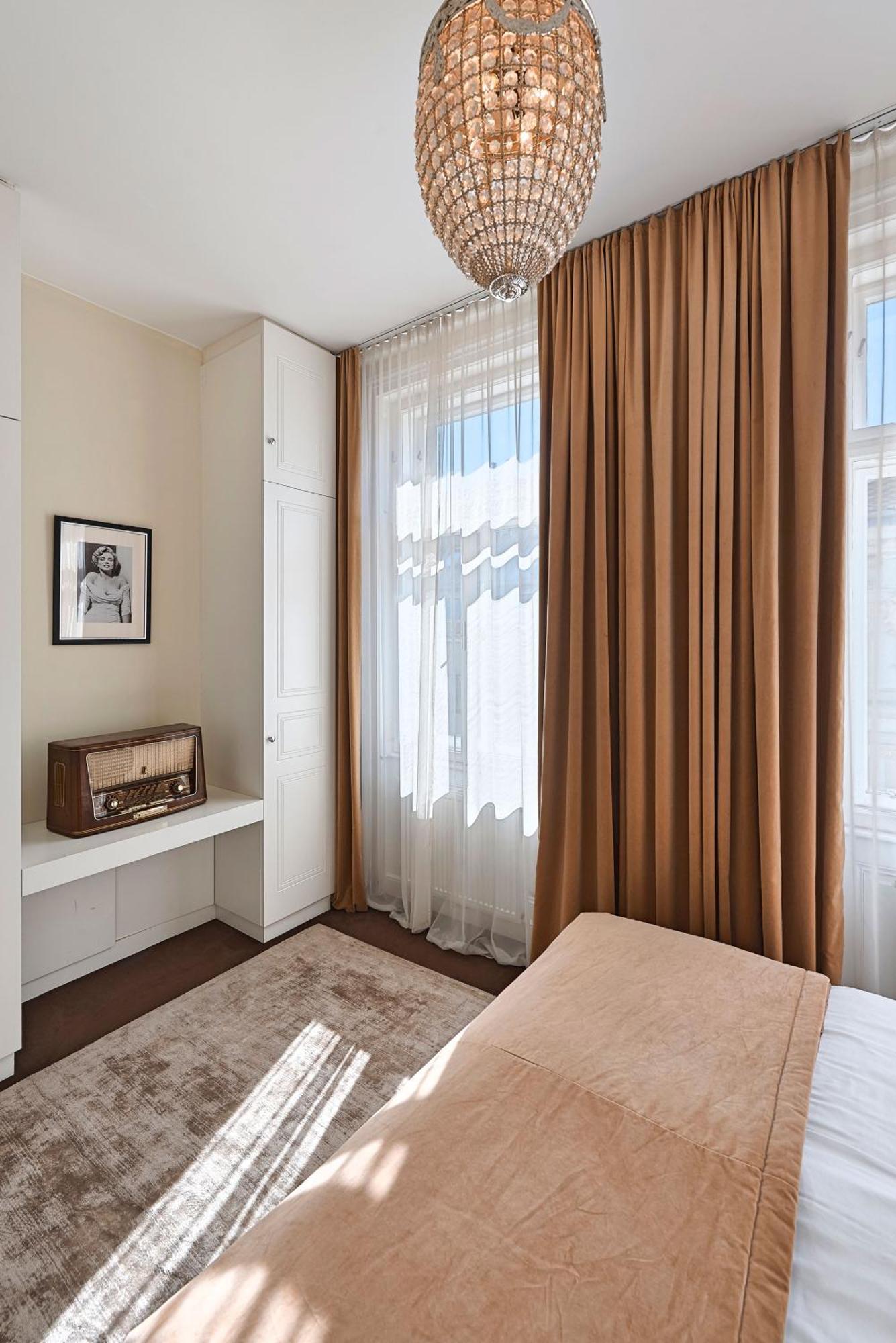 Appartement 6 *
