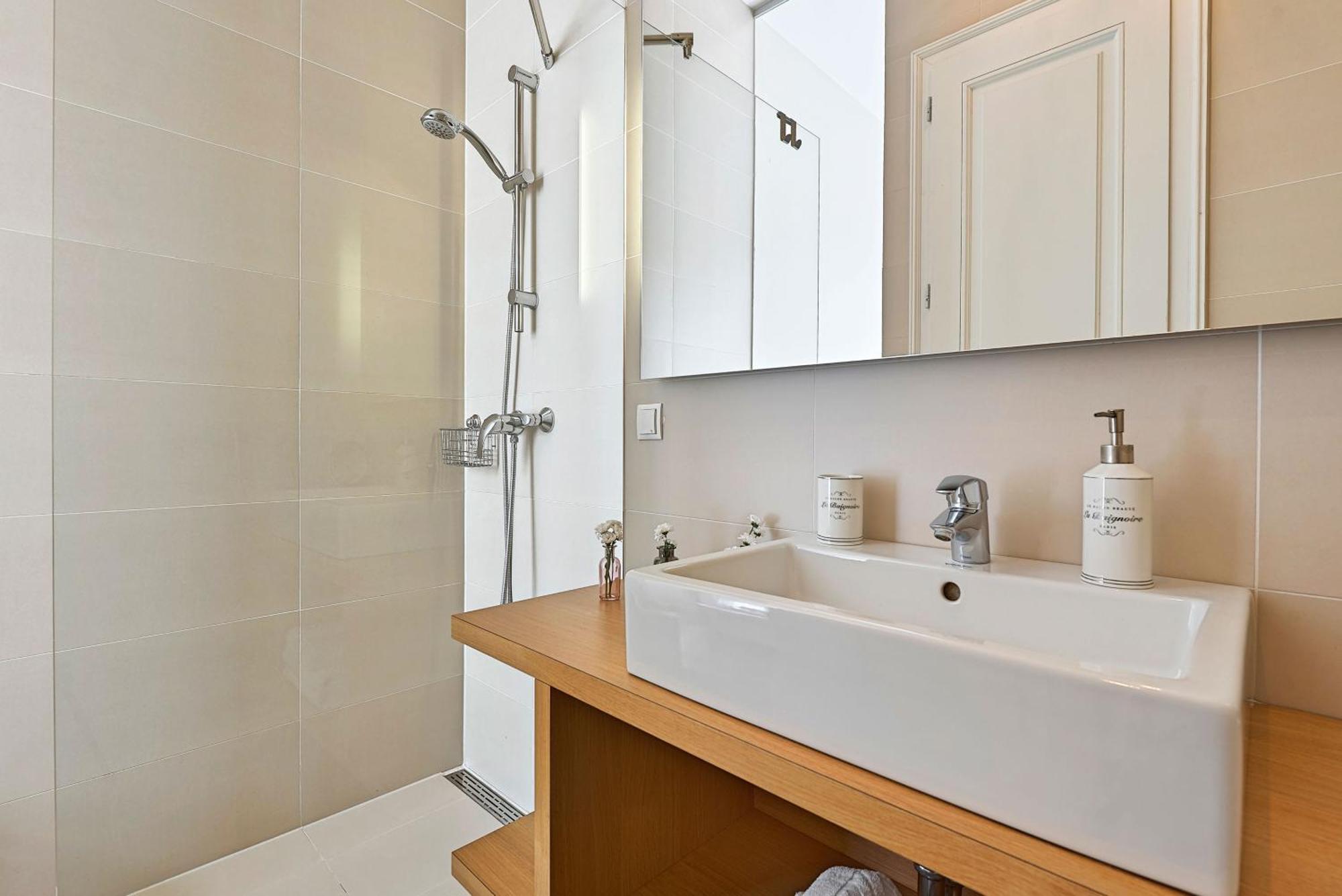 6 Appartement *